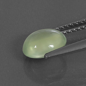 Prehnita verde natural 1,43ct, corte oval, transparente