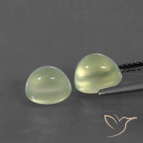 Pedras preciosas de Prehnite Verde acinzentado natural de 3.71 ct, oval, Transparente/Translúcido