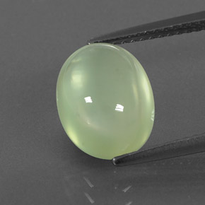 Prehnita verde natural 3,91ct, corte oval, transparente