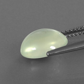 Prehnita verde natural 3,53ct, corte oval, transparente
