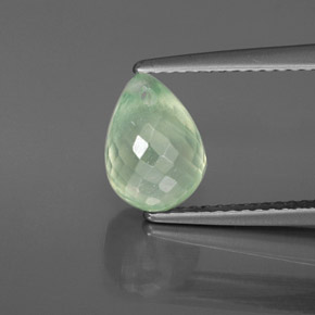 Prehnita verde natural 2,46ct, briolete, transparente