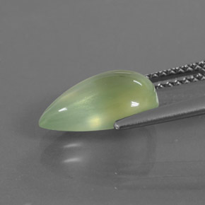 Prehnita verde natural 2,92ct, formato de pêra, transparente