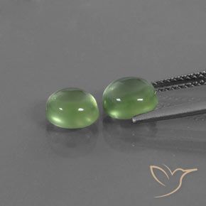 Pedras preciosas de Prehnite verde pêra natural de 2.86 ct, oval, Transparente