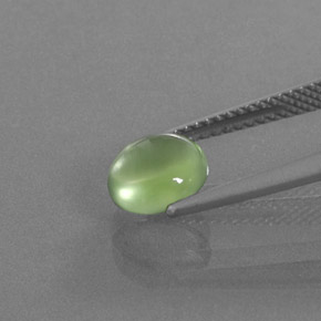 Prehnita verde natural 1,35ct, corte oval, transparente