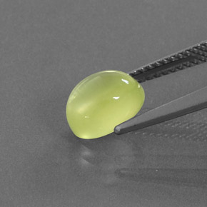 Prehnita verde natural 2,36ct, corte oval, transparente