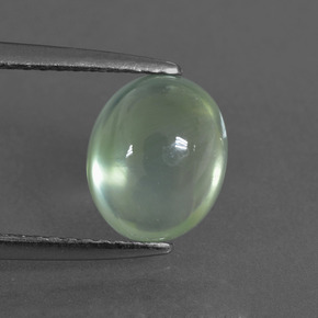 Prehnita verde natural 2,52ct, corte oval, transparente