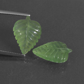 Pedras preciosas de prehnita verde natural de 8,96 ct, forma extravagante, translúcido