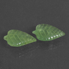 Pedras preciosas de prehnita verde natural de 8,96 ct, forma extravagante, translúcido