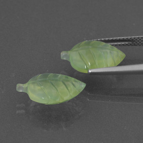 Pedras preciosas de prehnita verde natural de  ct, forma extravagante, translúcido