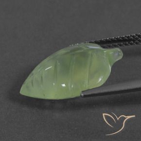 Prehnita verde natural 6,83ct, forma extravagante, translúcido