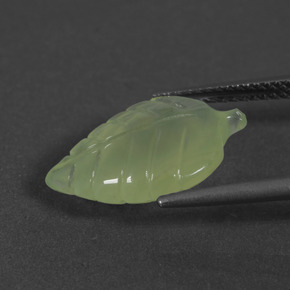Prehnita verde natural 5,65ct, forma extravagante, translúcido