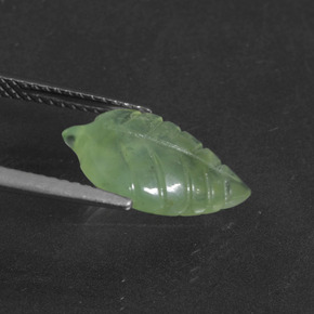 Prehnita verde natural 4,34ct, forma extravagante, translúcido