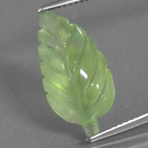 Prehnita verde natural 6,66ct, forma extravagante, transparente