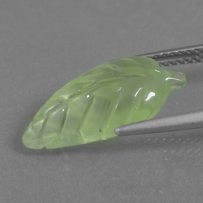 Prehnita verde natural 6,66ct, forma extravagante, transparente