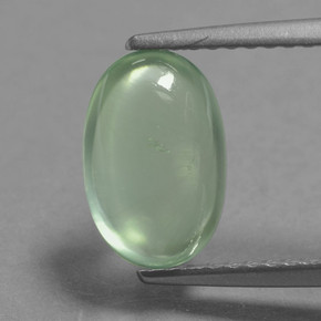 Prehnita verde natural 2,05ct, corte oval, translúcido