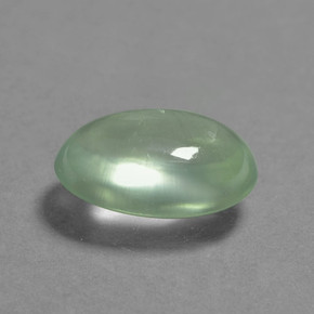 Prehnita verde natural 2,05ct, corte oval, translúcido