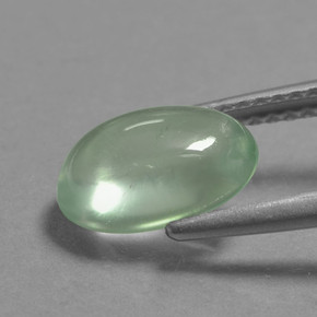 Prehnita verde natural 2,05ct, corte oval, translúcido