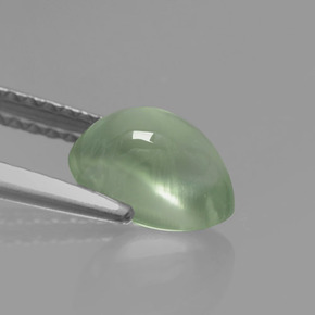 Prehnita verde natural 1,57ct, formato de pêra, translúcido