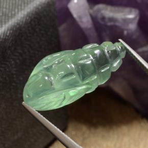 Prehnita verde natural 20,96ct, forma extravagante, translúcido