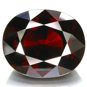 Granada piropo vermelho natural 32,16ct, corte oval, IF