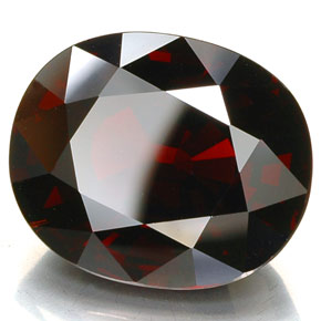 Granada piropo vermelho natural 32,16ct, corte oval, IF