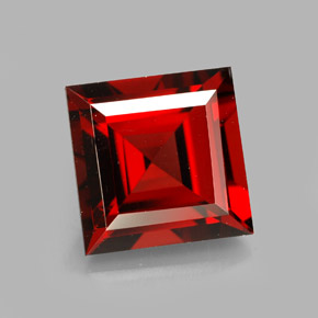 Granada piropo vermelho natural 4,21ct, quadrado, VVS