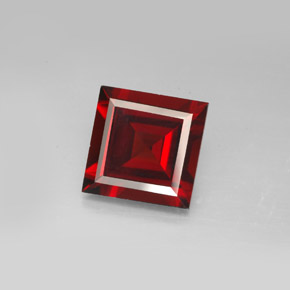 Granada piropo vermelho natural 3,96ct, quadrado, VVS