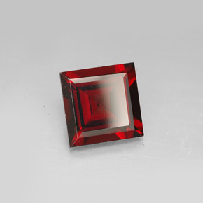 Granada piropo vermelho natural 3,96ct, quadrado, VVS