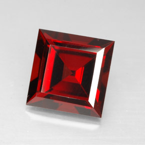 Granada piropo vermelho natural 4,31ct, quadrado, VVS