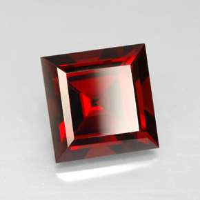 Granada piropo vermelho natural 4,31ct, quadrado, VVS