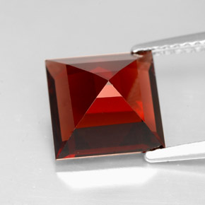 Granada piropo vermelho natural 4,31ct, quadrado, VVS