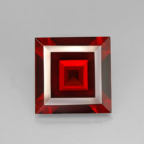 Granada piropo vermelho natural 3,71ct, quadrado, VVS