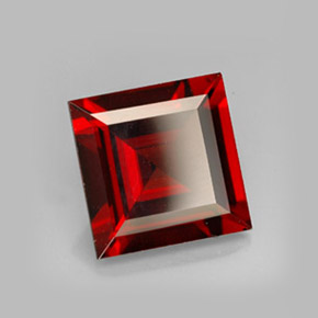 Granada piropo vermelho natural 3,71ct, quadrado, VVS
