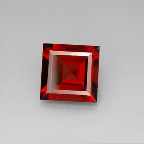Granada piropo vermelho natural 3,82ct, quadrado, VVS
