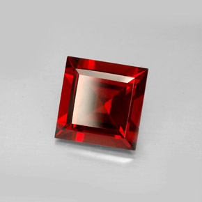 Granada piropo vermelho natural 4,23ct, quadrado, VVS