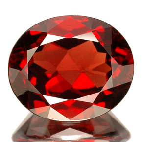 Granada piropo vermelho natural 5,87ct, corte oval, VVS-VS