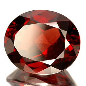 Granada piropo vermelho natural 5,87ct, corte oval, VVS-VS