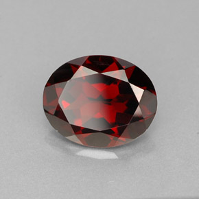 Granada piropo vermelho natural 2,94ct, corte oval, VVS-VS
