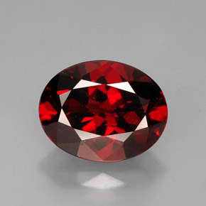Granada piropo vermelho natural 3,27ct, corte oval, VS