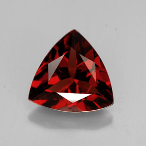 Granada piropo vermelho natural 1,79ct, trillion, VS