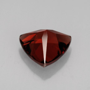 Granada piropo vermelho natural 1,79ct, trillion, VS