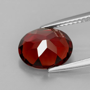 Granada piropo vermelho natural 3,36ct, corte oval, VS