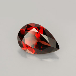 Granada piropo vermelho natural 2,23ct, formato de pêra, VVS-VS