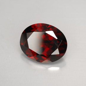 Granada piropo vermelho natural 2,82ct, corte oval, VVS-VS