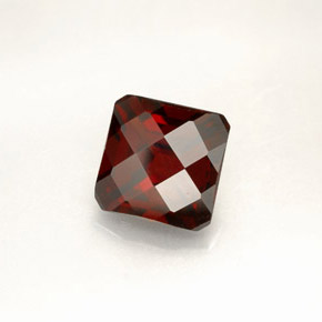 Granada piropo vermelho natural 2,25ct, corte esmeralda, VVS-VS