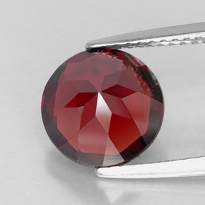 Granada piropo vermelho natural 2,90ct, corte redondo, VS