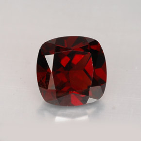 Granada piropo vermelho natural 2,83ct, almofada cortada, VS