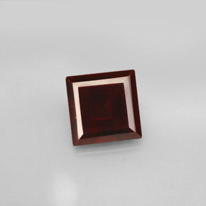 Granada piropo vermelho natural 2,76ct, quadrado, VS