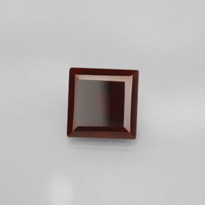 Granada piropo vermelho natural 2,76ct, quadrado, VS