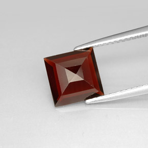 Granada piropo vermelho natural 2,31ct, quadrado, VS